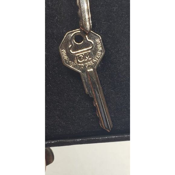 Vintage General Motors GM Key Tie Tack Clip & Cuff Links Car Truck Gold Plated - Picture 10 of 11